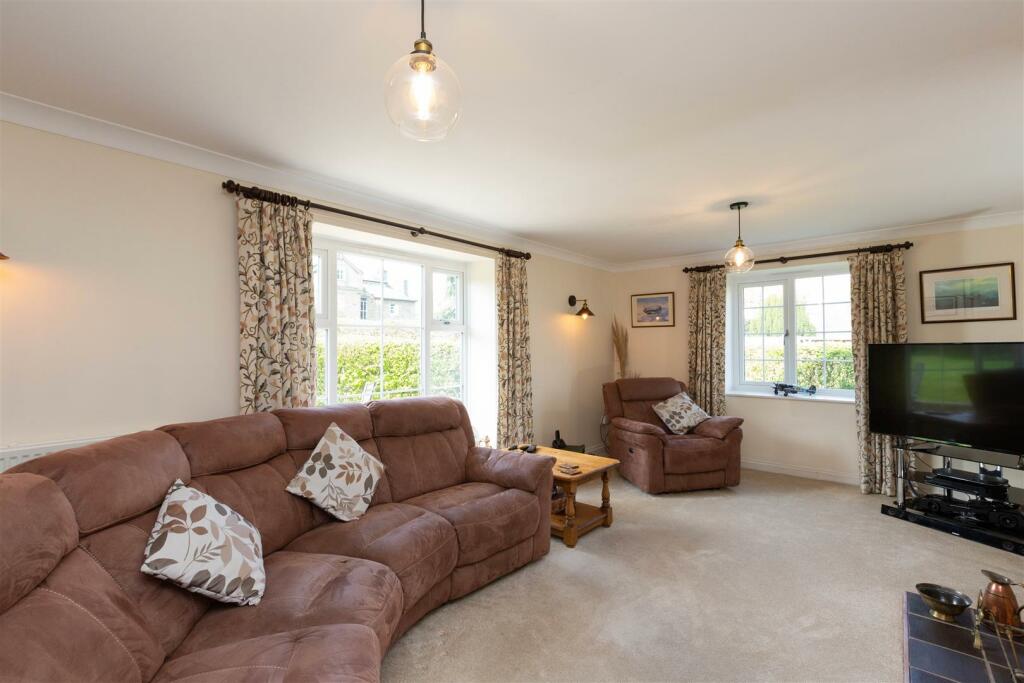 4 bedroom detached house for sale in Ravelston, 7 St. Andrews Close