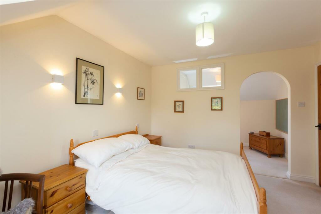 4 bedroom detached house for sale in Ravelston, 7 St. Andrews Close