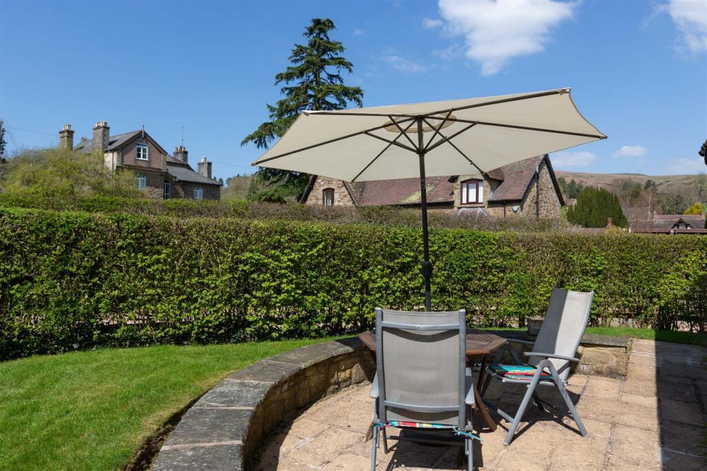 4 bedroom detached house for sale in Ravelston, 7 St. Andrews Close