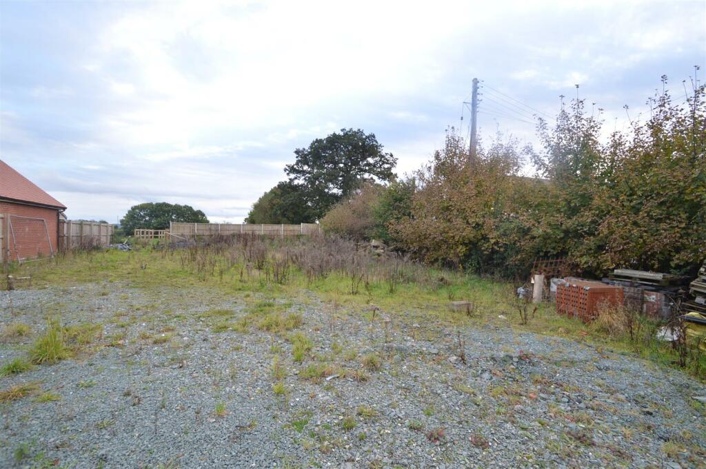 Plot for sale in Builting Plot, Wattlesborough, Halfway House