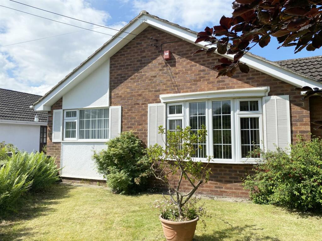 3 bedroom detached bungalow for sale in Eastpoint, Asterley, Minsterley