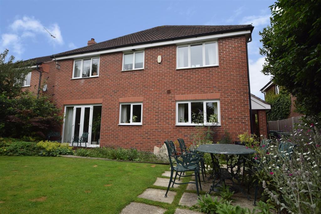 4 bedroom house for sale in 7 Carrington Close, The Mount, Shrewsbury