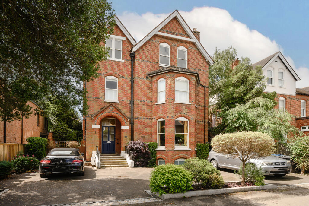 Main image of property: Lingfield Road, London, SW19