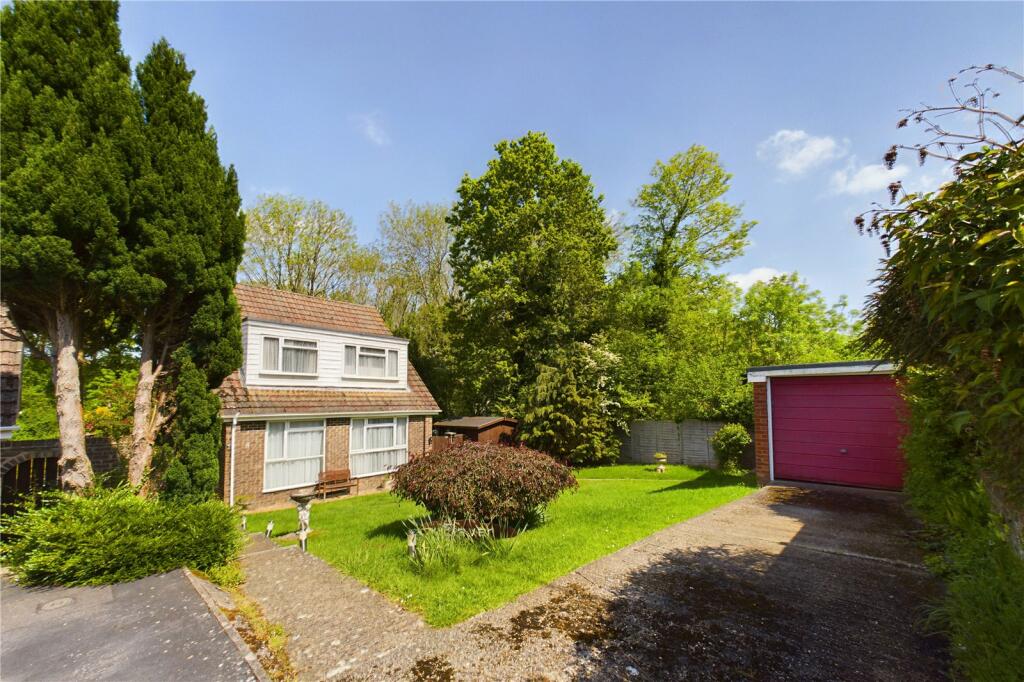 3 bedroom detached house for sale in Abbey Park, Burghfield Common