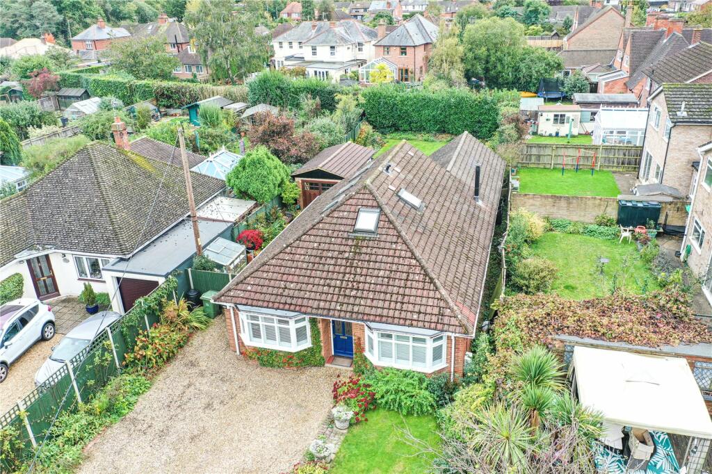4 bedroom detached house for sale in School Lane, Burghfield Common