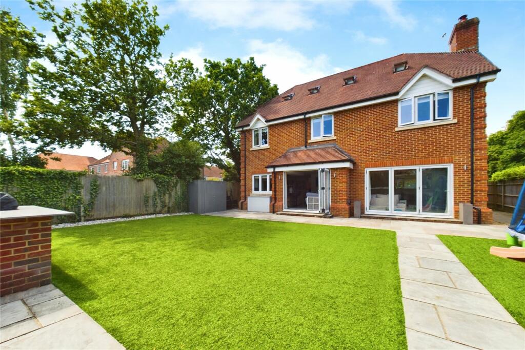 Main image of property: Oakley Drive, Burghfield Common, Reading, Berkshire, RG7