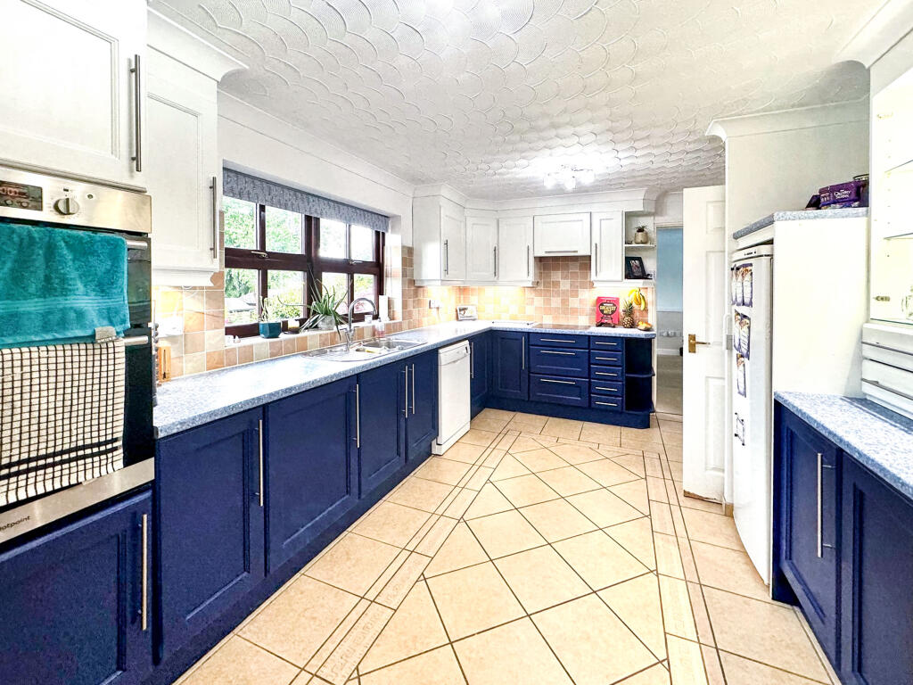 5 bedroom detached house for sale in Tumbling Hill, Heage, Belper, DE56