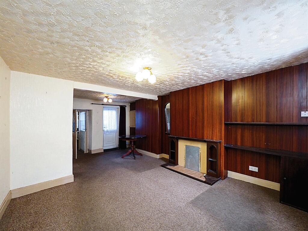 2 bedroom terraced house for sale in Nottingham Road, Belper, DE56