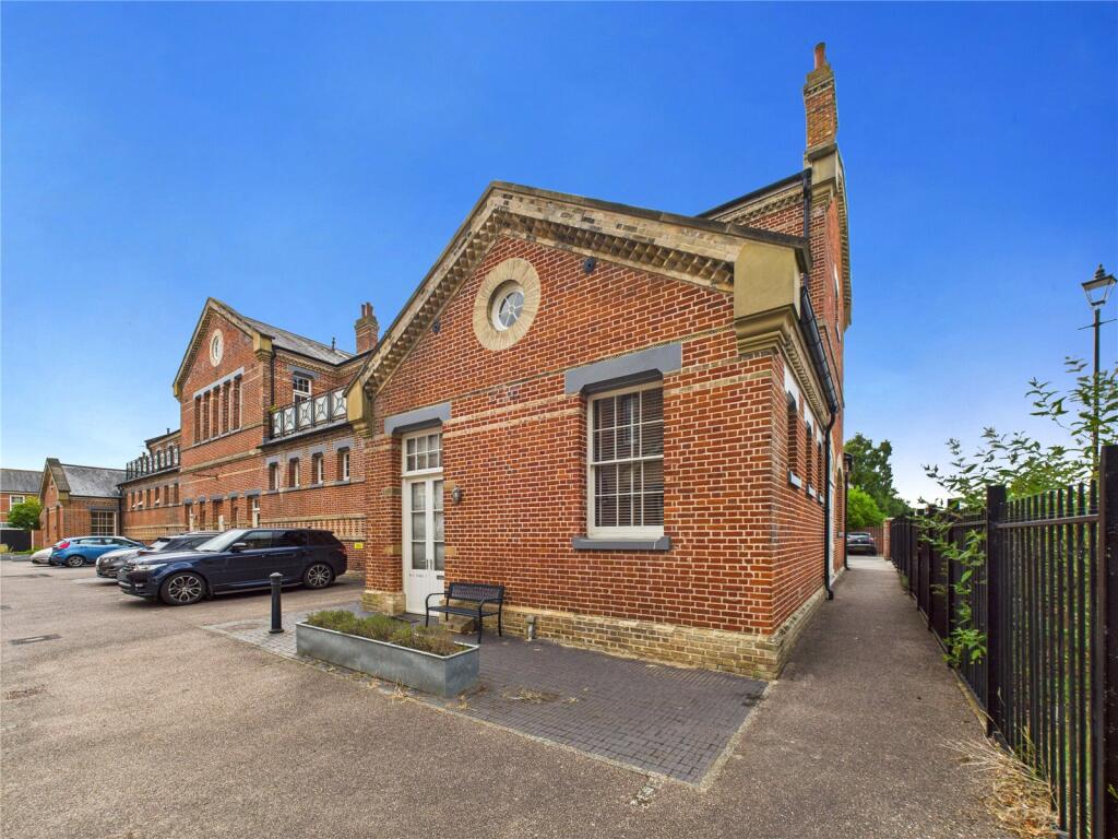 Main image of property: Stable 7, Stable Road, Circular Road North, Colchester, Essex, CO2