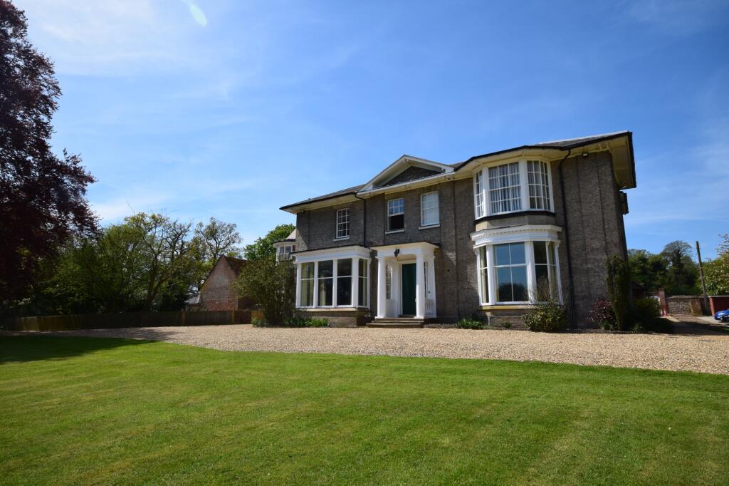 Main image of property: High Street, Sproughton, Ipswich, Suffolk, IP8