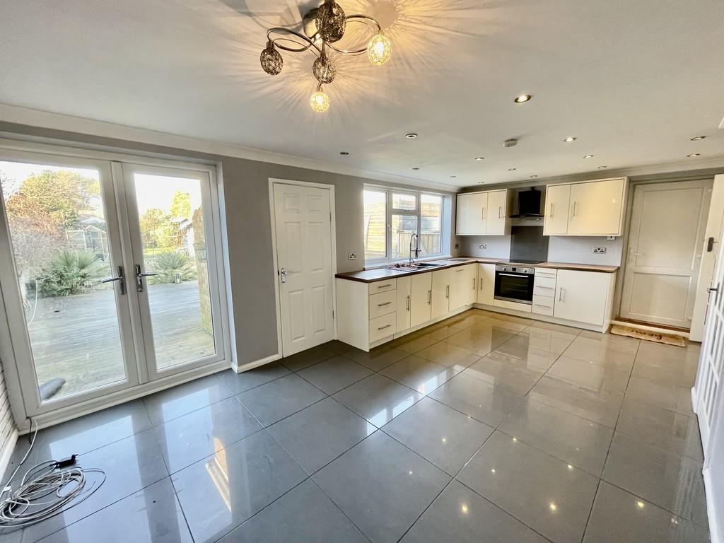 4 bedroom semidetached house for sale in Halmer Gate, Spalding, PE11