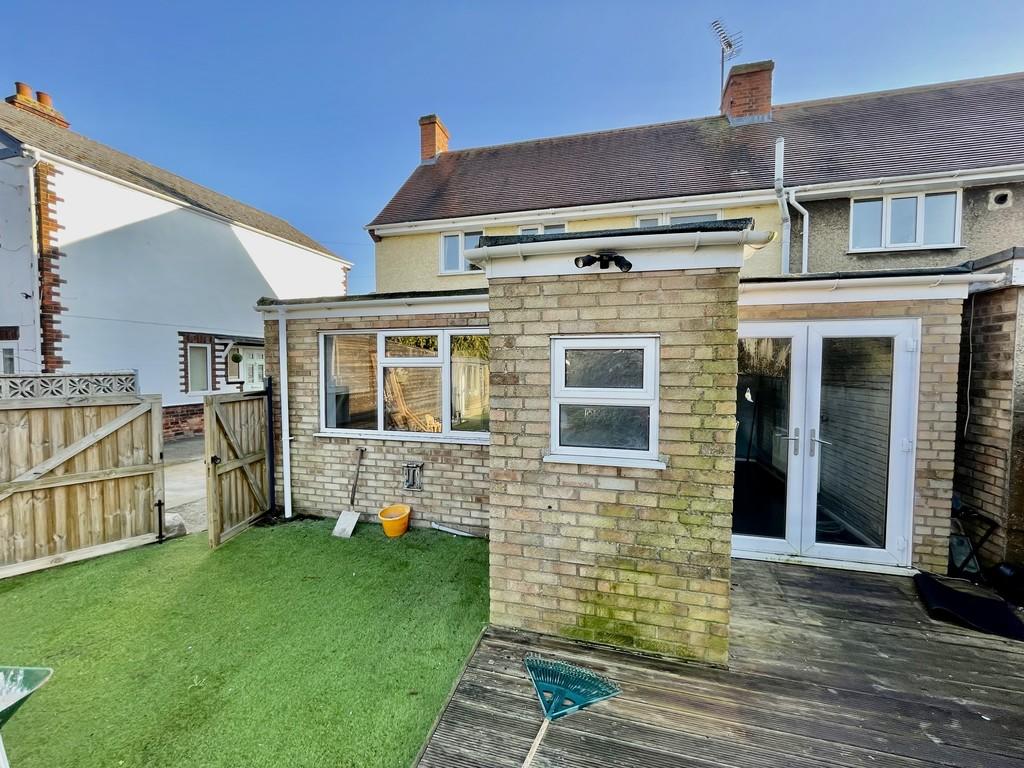 4 bedroom semidetached house for sale in Halmer Gate, Spalding, PE11