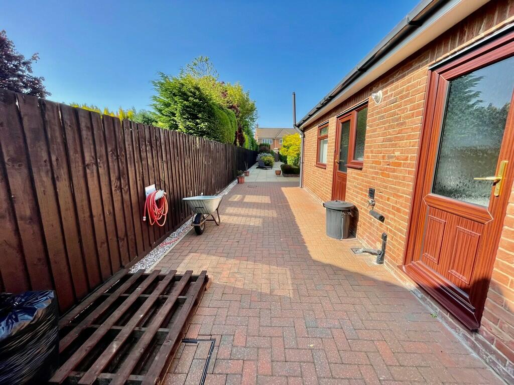 3 bedroom detached bungalow for sale in Delph Fields, Long Sutton, PE12