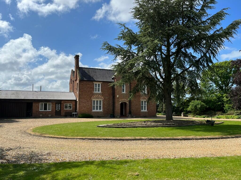 5 bedroom detached house for sale in Holbeach St Johns, PE12