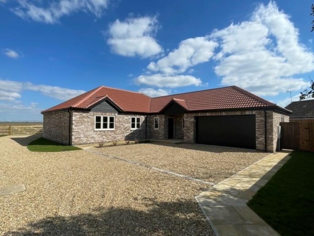 3 bedroom detached bungalow for sale in 'The Maple', Rookery Grove