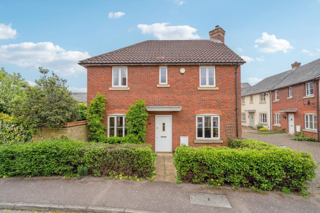 4 bedroom link detached house for sale in Stocker Way, Eynesbury, St