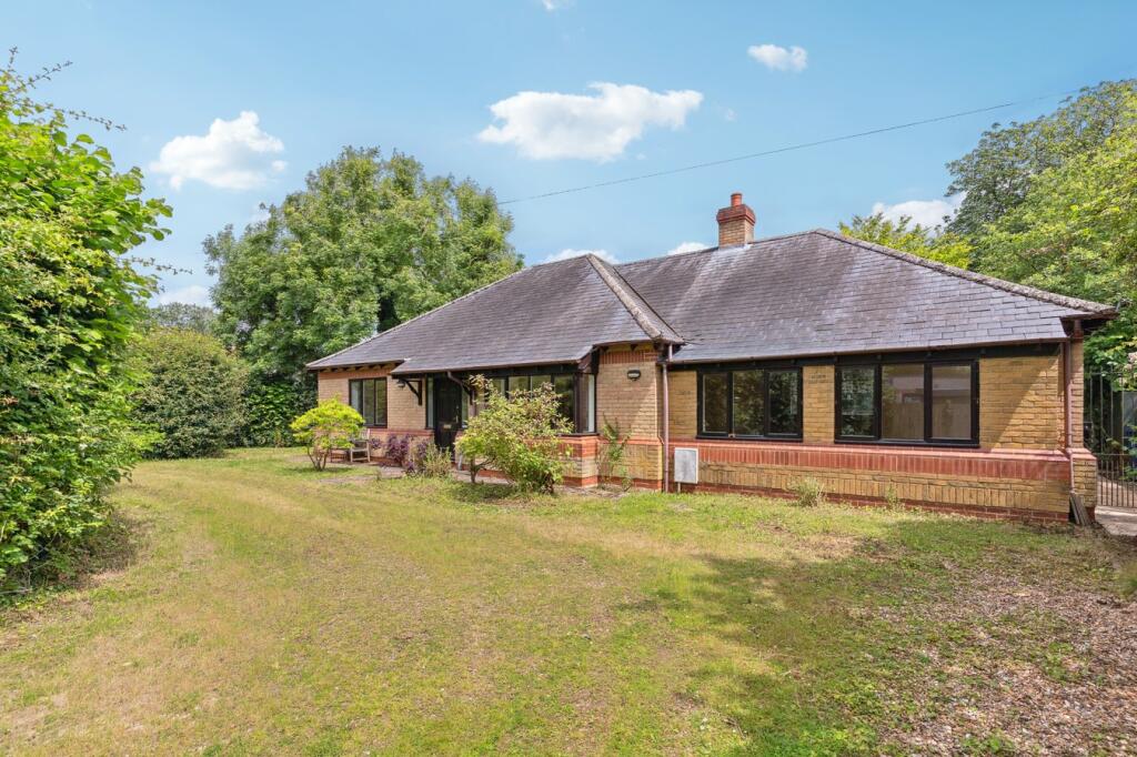 3 bedroom detached bungalow for sale in The Green, Eltisley, St Neots, PE19
