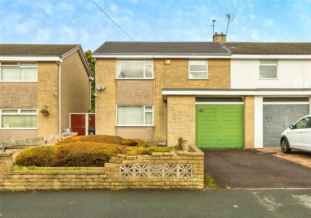 3 bedroom semi-detached house