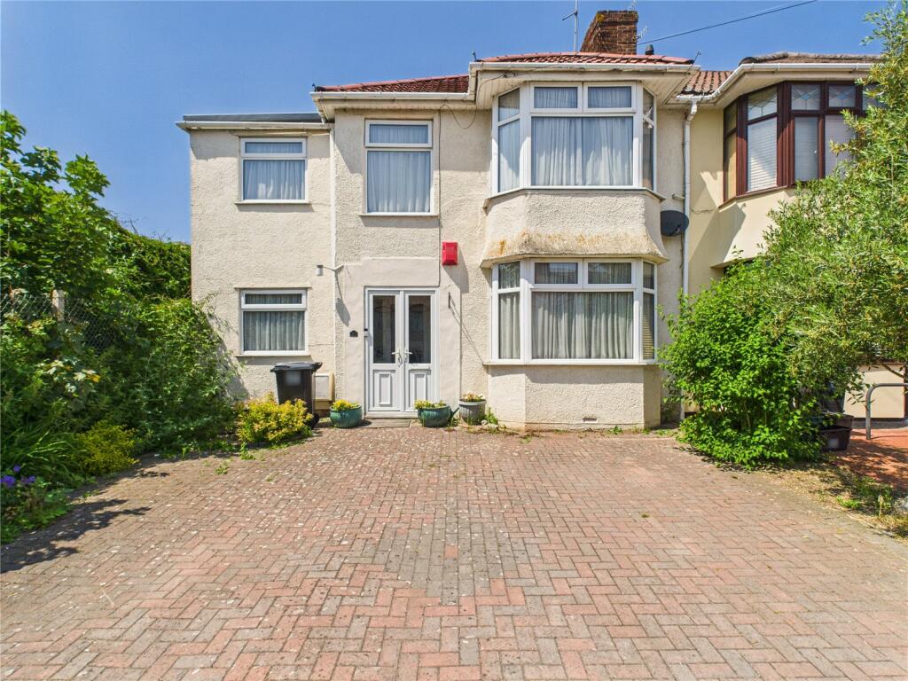 4 bedroom end of terrace house