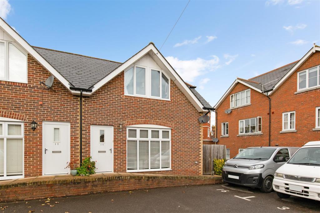 2 Bedroom Semi Detached House For Sale In Framfield Road Uckfield Tn22