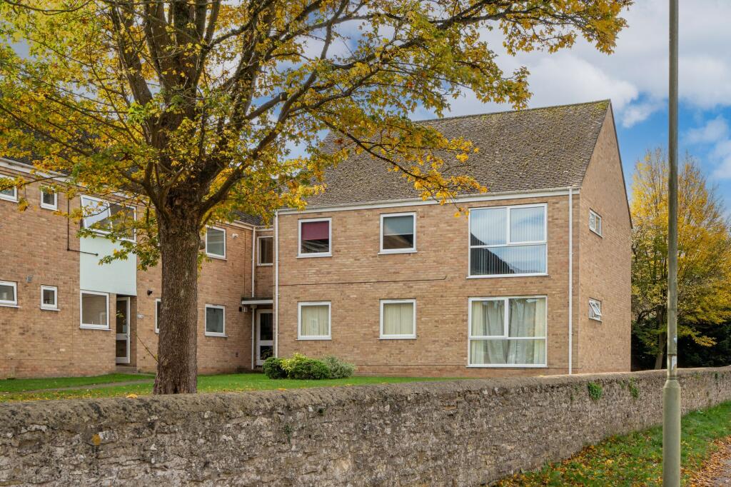 Main image of property: Boundary Close, Woodstock, OX20