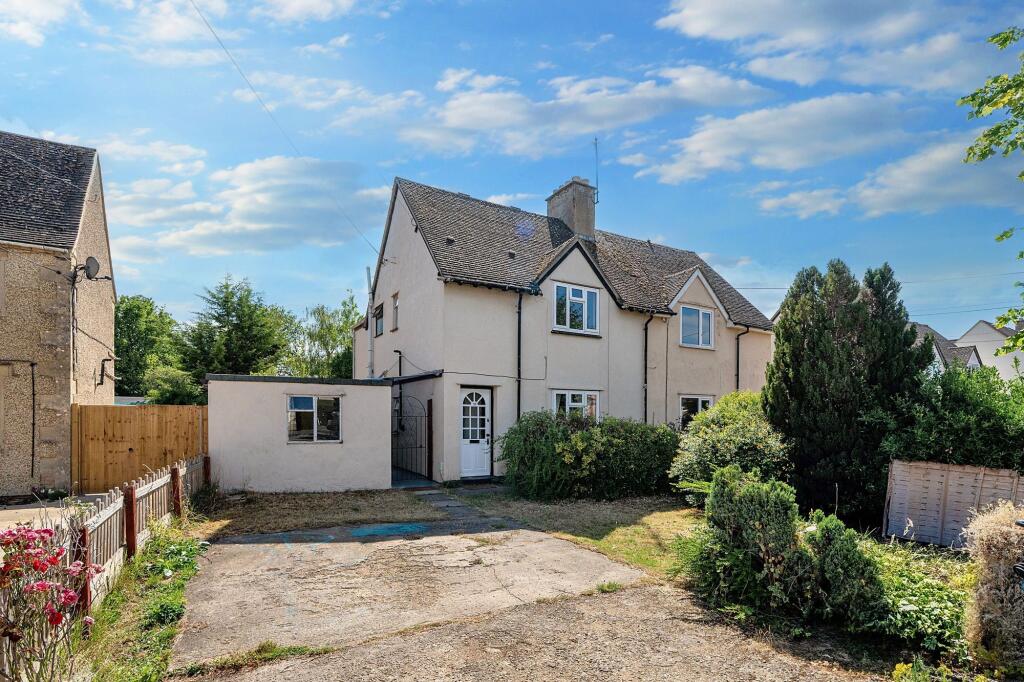 Main image of property: Hensington Close, Woodstock, OX20