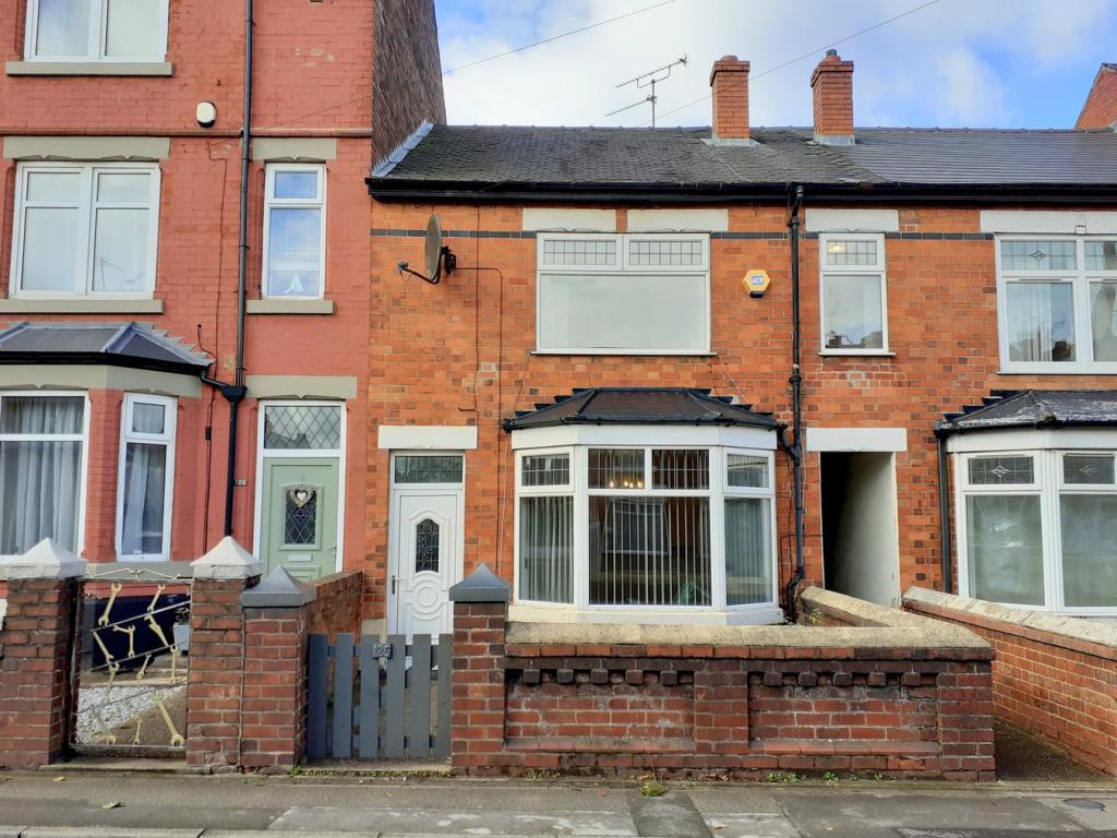 4 bedroom terraced house for sale in Kirkby Road, SuttoninAshfield, NG17