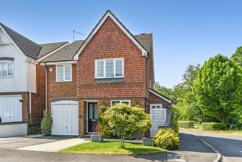 3 bedroom detached house for sale in Todmore, Greatham, Liss, Hampshire