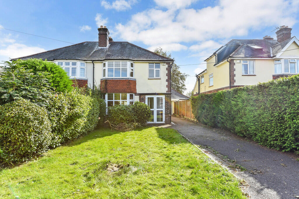 3 bedroom semi-detached house for sale in The Causeway, Petersfield ...