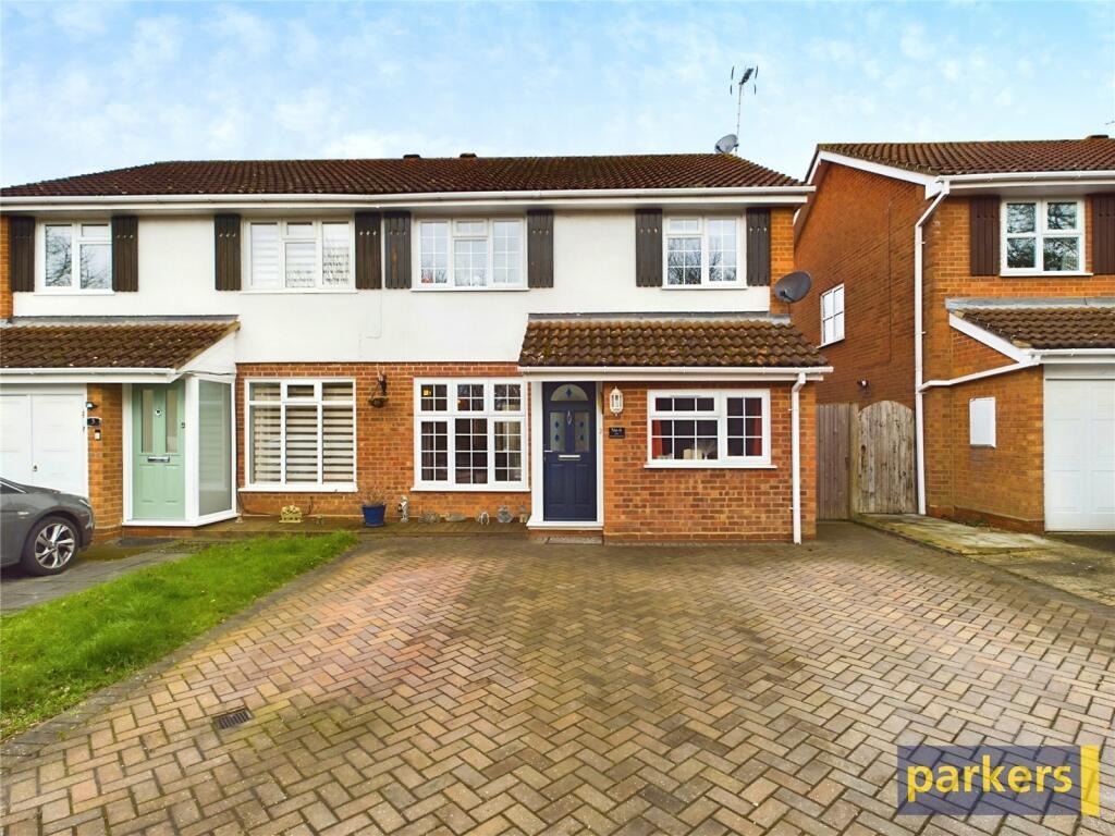 4 bedroom semidetached house for sale in Wright Close, Woodley