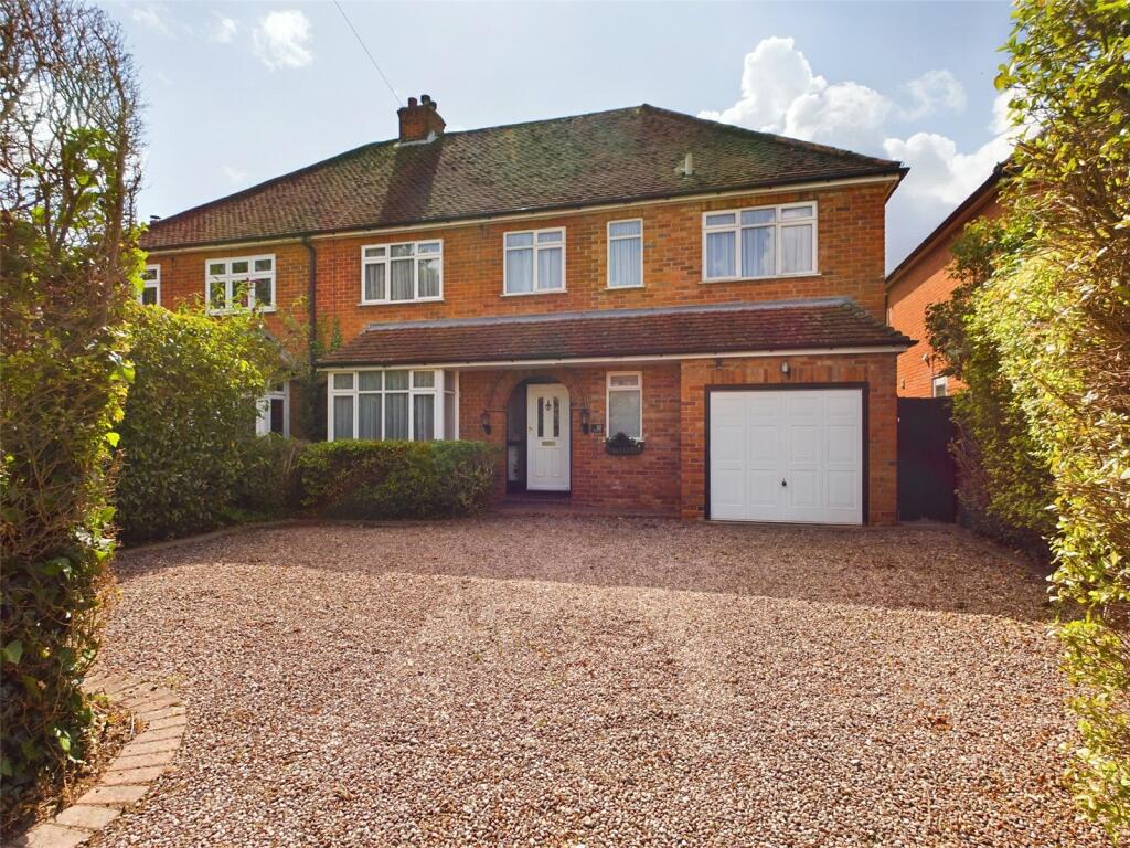 4 bedroom semi-detached house for sale in Church Road, Woodley, Reading, RG5