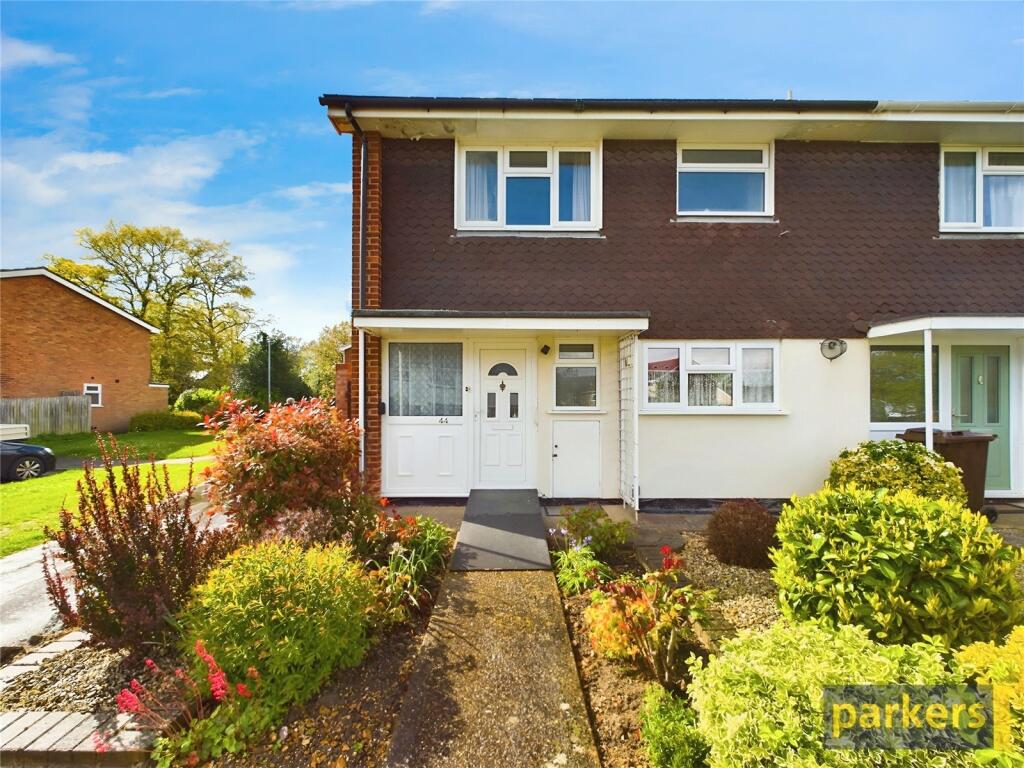 3 bedroom end of terrace house for sale in Pitford Road, Woodley, Reading, Berkshire, RG5
