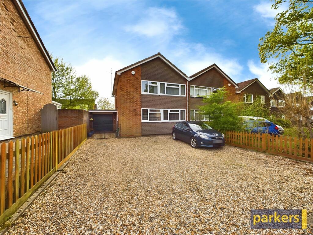 4 bedroom semi-detached house for sale in Tippings Lane, Woodley, Reading, Berkshire, RG5
