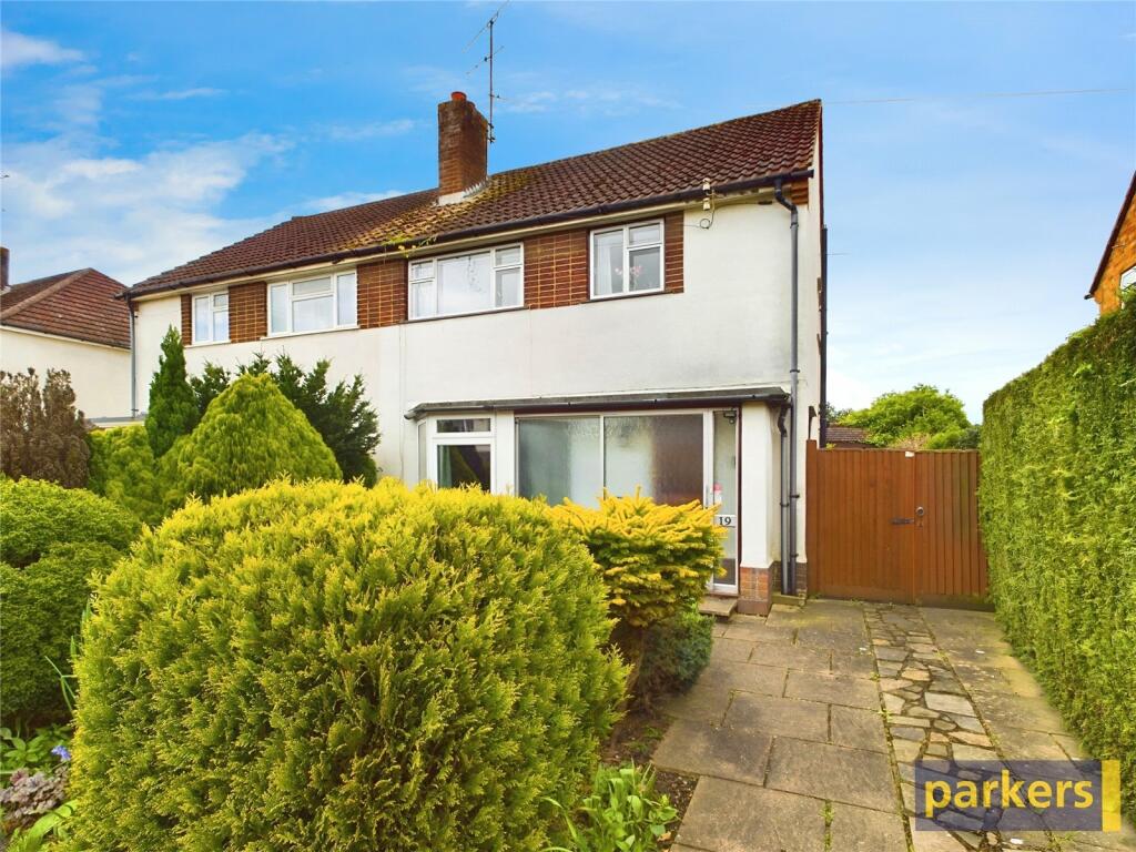 3 bedroom semidetached house for sale in Haddon Drive, Woodley