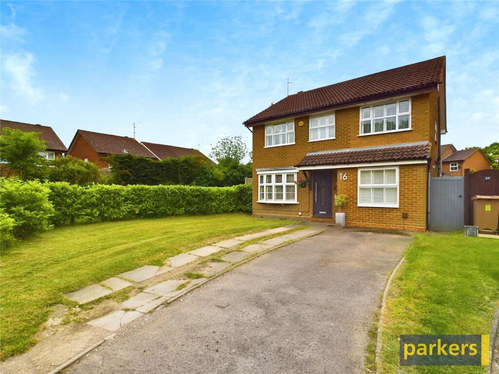 4 bedroom detached house for sale in Meteor Close, Woodley, Reading, Berkshire, RG5