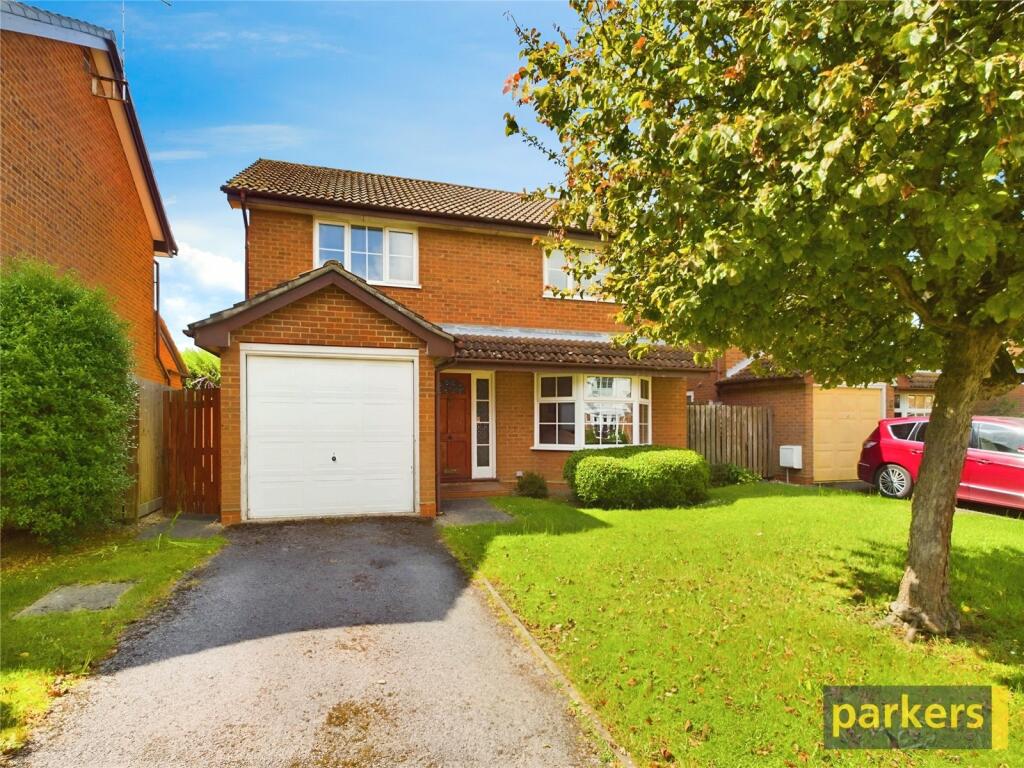 4 bedroom detached house for sale in Tiger Close, Woodley, Reading, Berkshire, RG5
