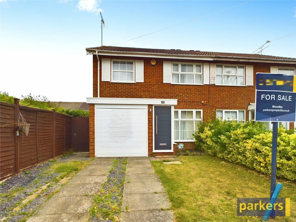3 bedroom semidetached house for sale in Buckden Close, Woodley