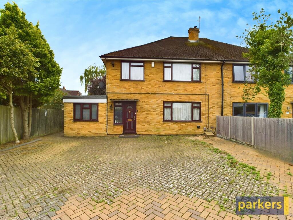 Main image of property: Warren Road, Woodley, Reading, Berkshire, RG5