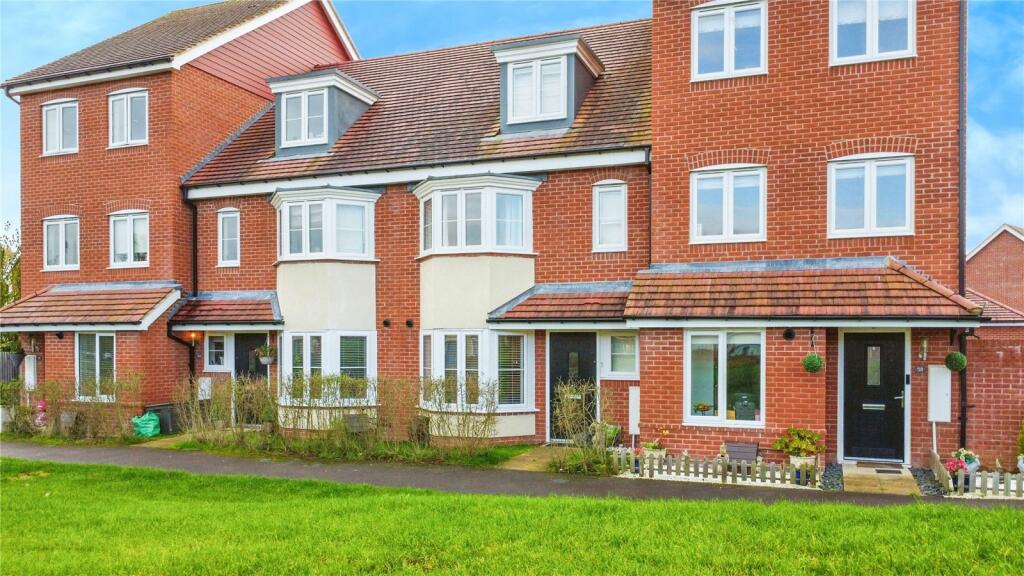 4 bedroom town house for sale in Elm Drive, Woodley, Reading, Berkshire ...