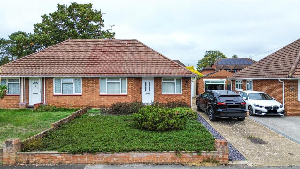 Main image of property: Roslyn Road, Woodley, Reading, Berkshire, RG5