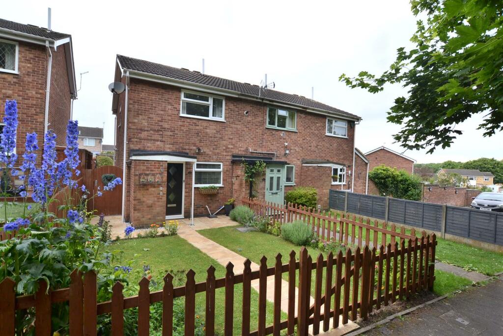 2 bedroom town house for sale in Blacksmiths Avenue, Shepshed