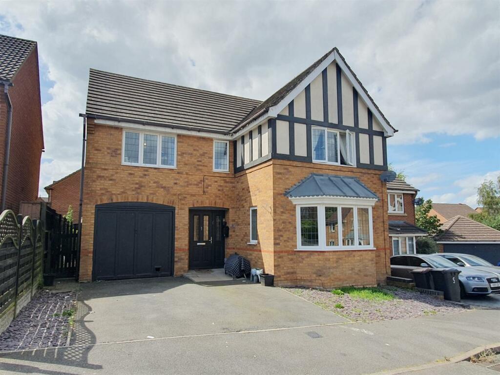 4 bedroom detached house for sale in Ellis Close, Ellistown
