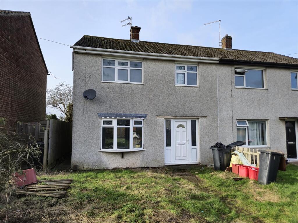 3 bedroom semi-detached house