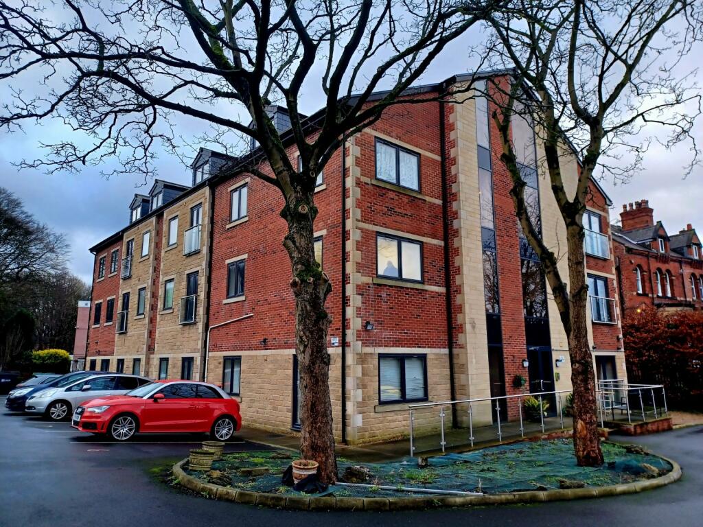 2 bedroom flat for rent in Sandhill Lane, Leeds, West Yorkshire, LS17