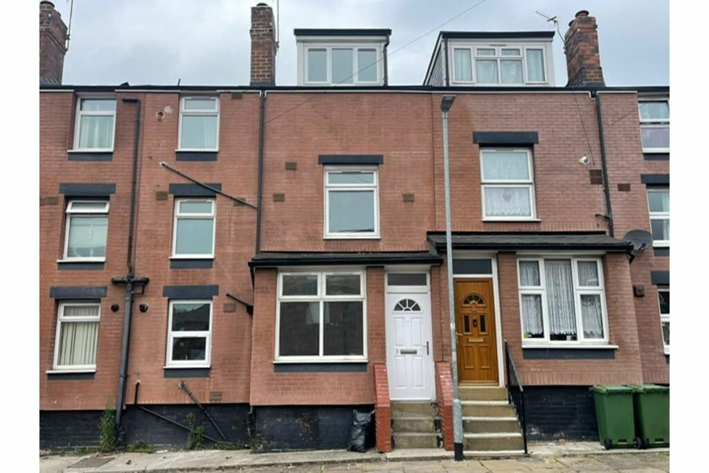 Main image of property: Copperfield Grove, Leeds, West Yorkshire, LS9
