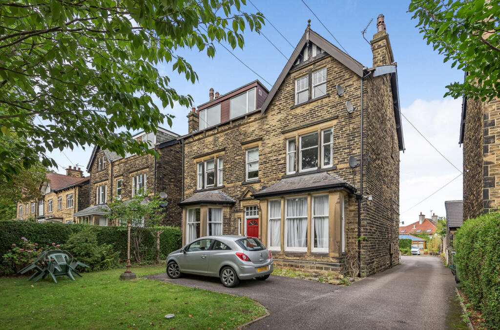Main image of property: Street Lane, Leeds, West Yorkshire, LS8