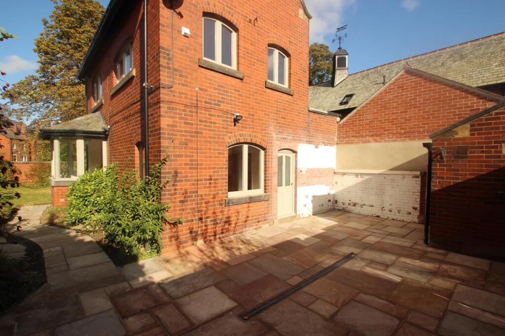 Main image of property: Lidgett Park Avenue, Leeds, West Yorkshire, LS8