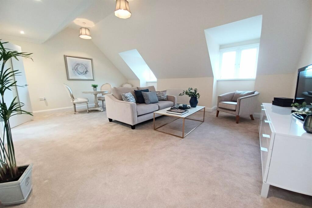 Retirement Property to rent on Renaissance Wantage, Church Street