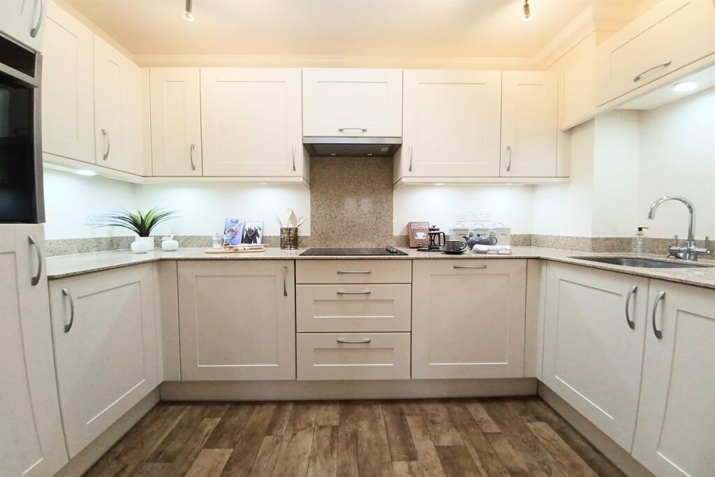 Retirement Property to rent on Renaissance Wantage, Church Street