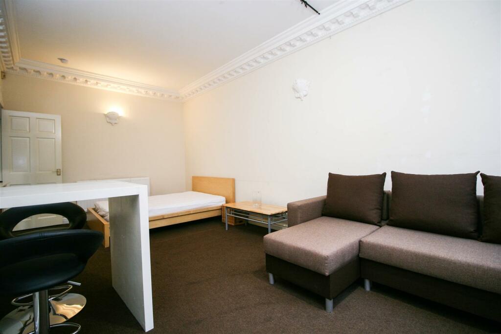 Studio flat for rent in St Pauls Mews, 11 St Pauls Square, B3